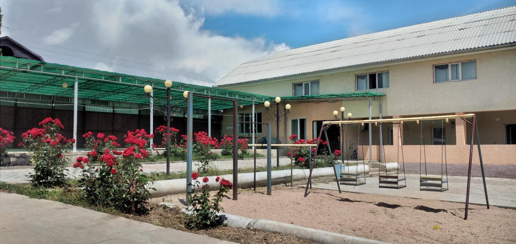 Hotel Yukon Bosteri Exterior foto